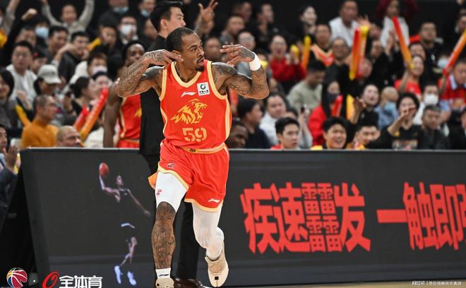 从马龙怒砍38分到清晨里尔队长鼓劲，广厦男篮强势反弹的简单介绍