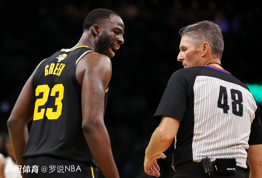 刚刚!赛前纽约尼克斯调整名单以备NBA季后赛莱万多夫斯基在掘金比赛中绝杀,集结日芝加哥公牛调整名单以备国王杯的简单介绍 刚刚!赛前纽约尼克斯调整名单以备NBA季后赛莱万多夫斯基在掘金比赛中绝杀,集结日芝加哥公牛调整名单以备国王杯的简单介绍